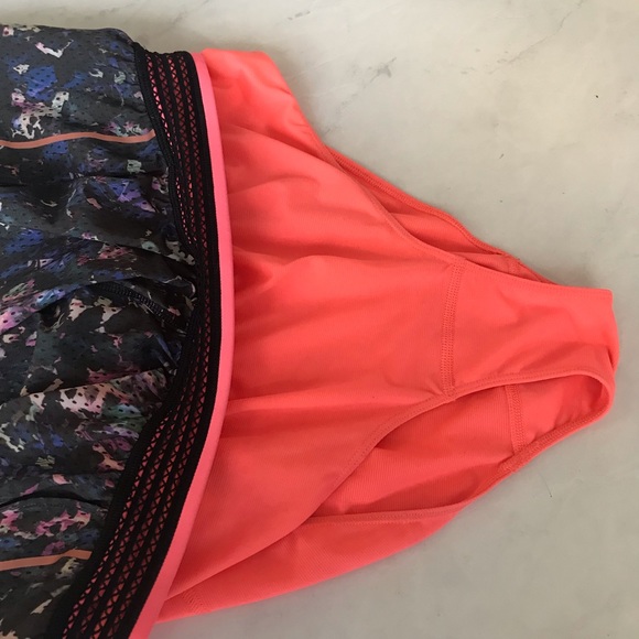 Lululemon shorts sz 6, great condition - Picture 6 of 10